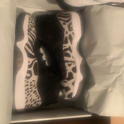 Jordan 11 Safari 