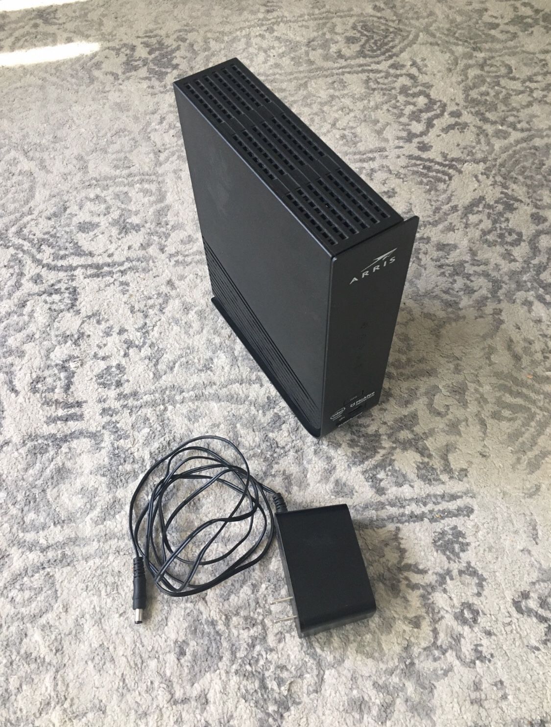 ARRIS Surfboard (24x8) DOCSIS 3.0 Cable Modem Plus AC2350 Dual Band Wi-Fi Router |