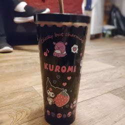 TERMOS DE KUROMI Y HELLO KITTY CADA UNO CUESTA