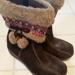 Cherokee Girls Suede Winter Wedge Boots Brown Pink Sweater Knit Accent SZ 1 EUC!