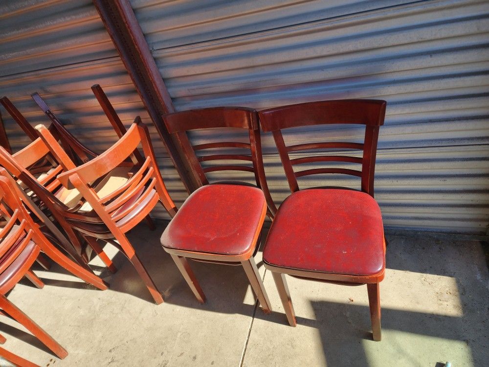20 WOOD LADDERBACK RESTAURANT CHAIRS
