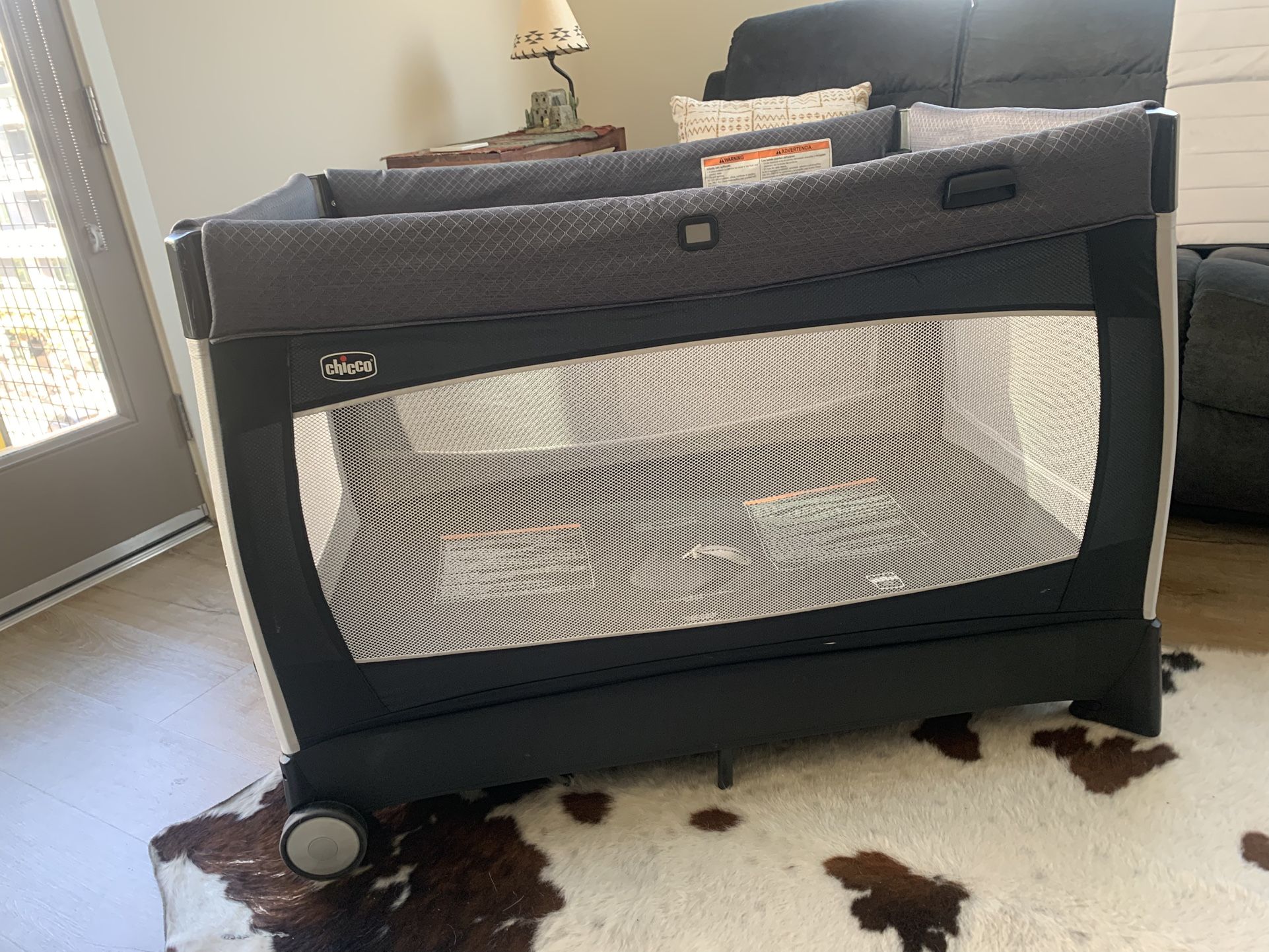 Chicco Lullaby All-in-one portable playard/ bassinet/changing table/storage organizer