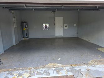 EPOXY FLAKES FLOOR