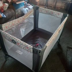 Graco's Pack 'n Play Playard Anywhere Dreamer