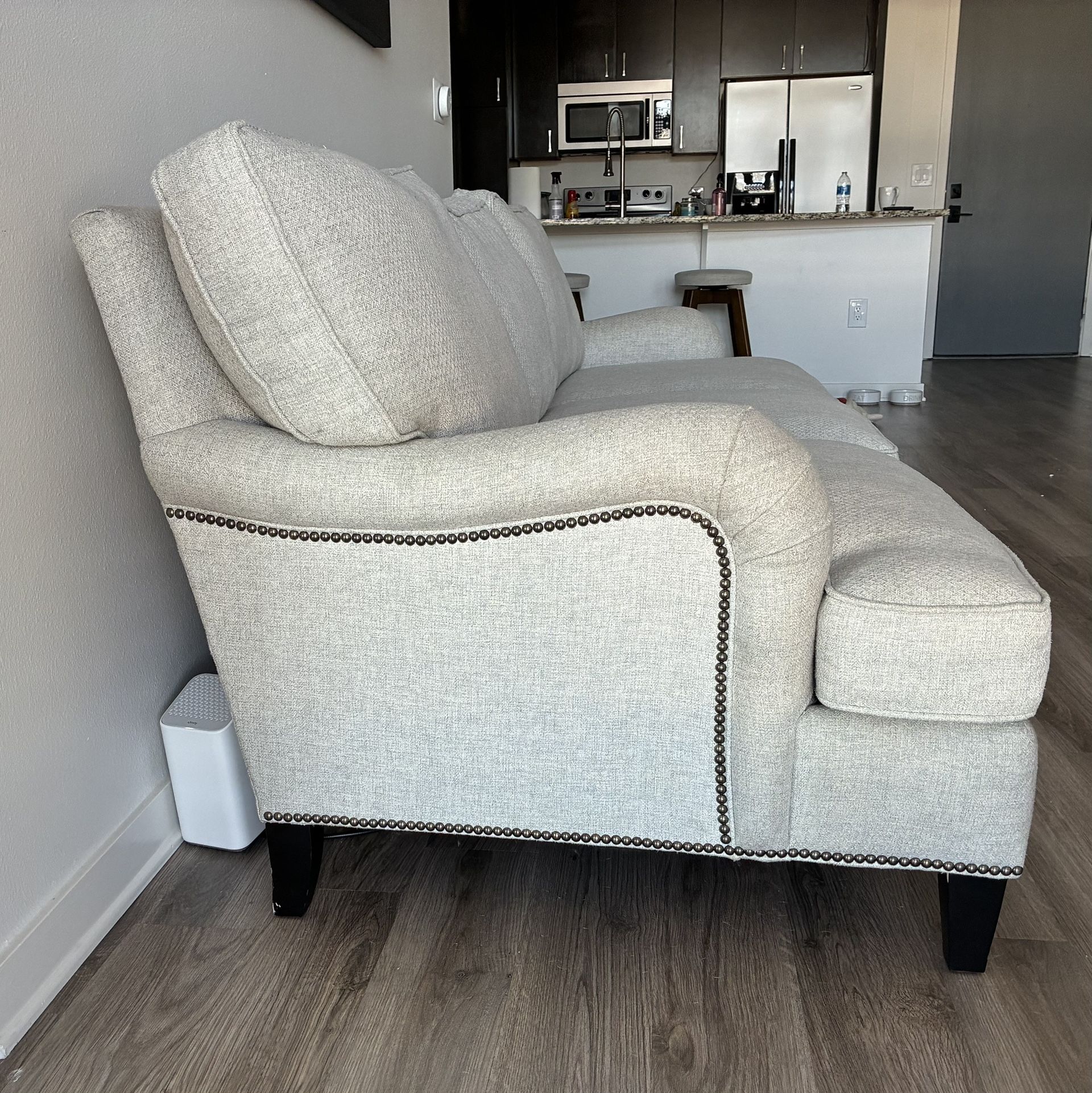 Bernhardt Couch *need Gone