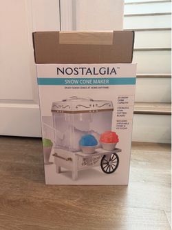 Snow cone maker