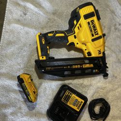 DEWALT Angled Gun 16 Gauge Cordless