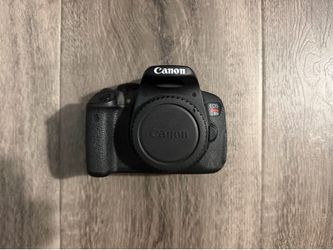 Canon T5i Bundle – 2 Lenses + Accessories (Excellent Condition)