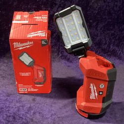 🧰🛠Milwaukee M12 ROVER Multi-Directional Flood Light w/ PACKOUT Compatibility (Tool-Only)-$60!🛠🧰 