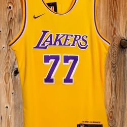 Los Angeles Lakers Jersey Luca Doncic