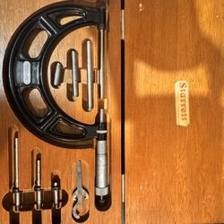 Starret 0-4” Interchangeable Micrometer