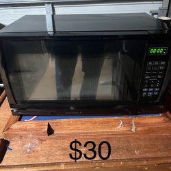 Small Insignia Brand Microwave Missing Glass Plate 