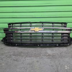 Factory Tahoe Chrome Grille 2023