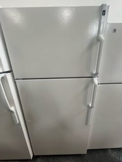 Refrigerator Hotpoint 28”