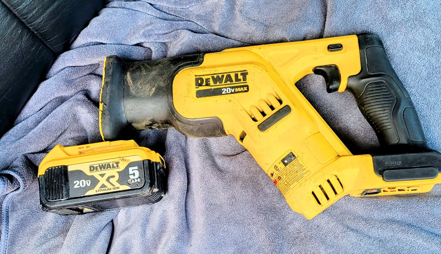 DeWalt Cordless Compact Saw