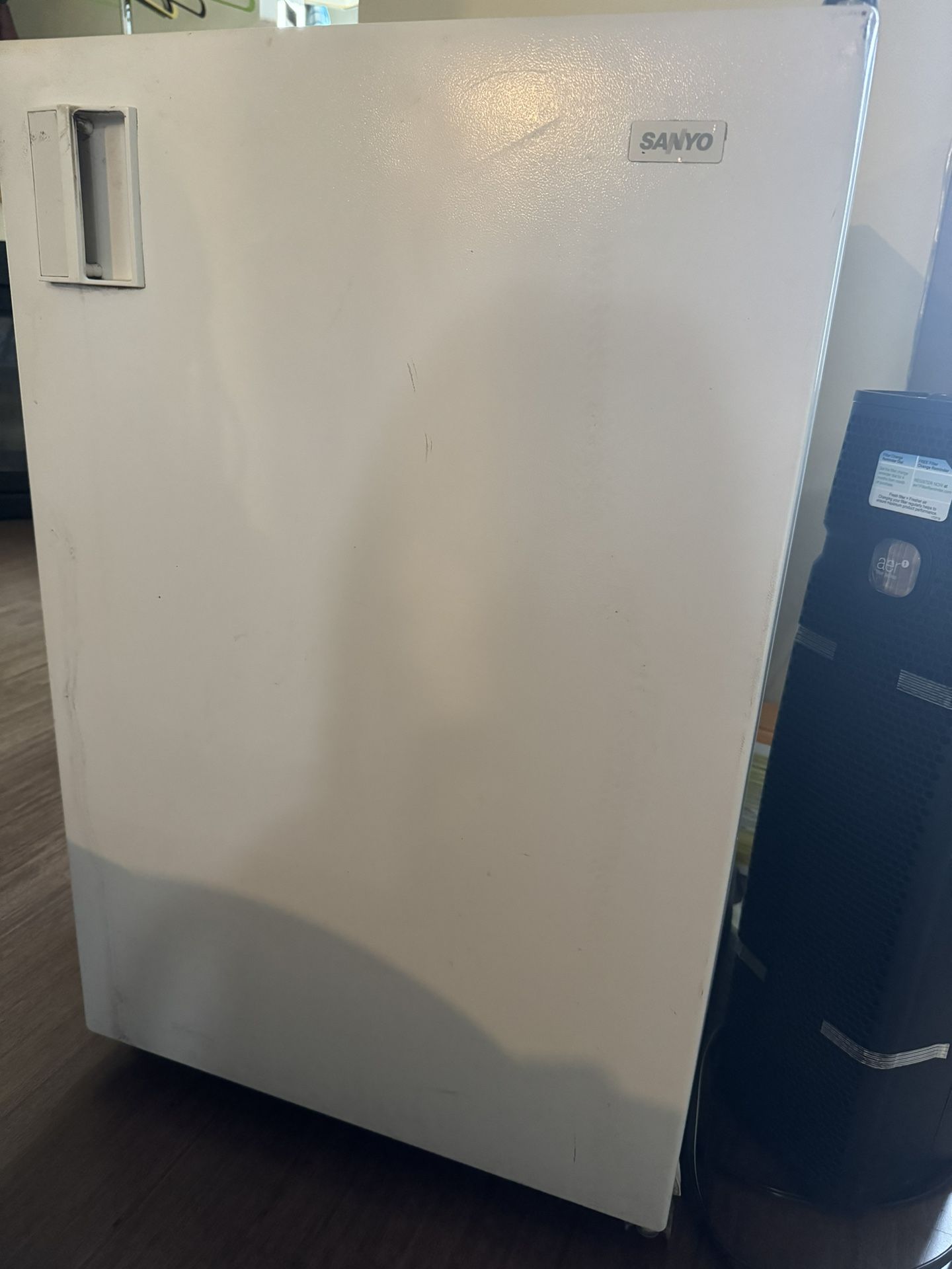 Sanyo Mini Fridge