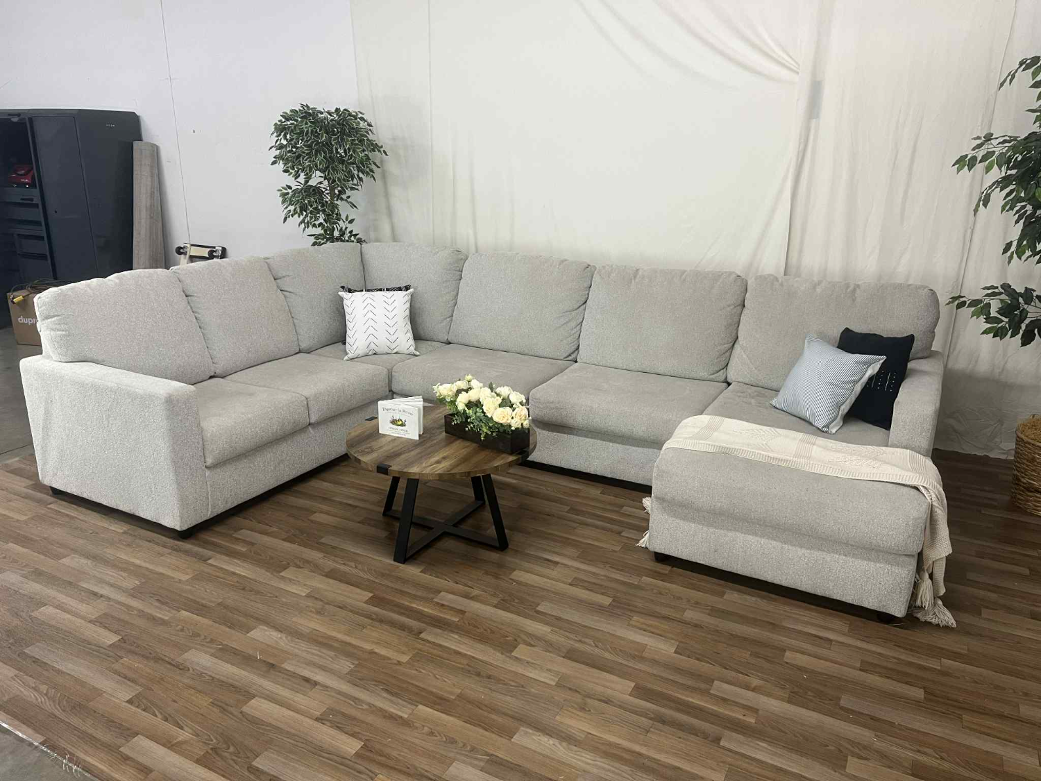 DELIVERY AVAILABLE Sectional Couch