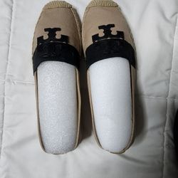 Tory Burch Flat Shoes. 