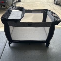 Portable Graco Pack N Play (Read Description)