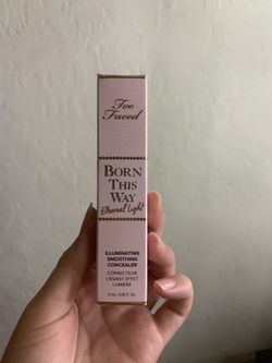Born this way two face concealer Ethereal Light