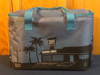 Trader Joe's Large Blue Insulated Shopping Tote Bag Iconic Cooler Beach Picnic 8 Gallon Capacity