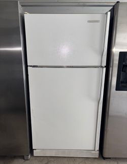 White Kitchenaid Refrigerator And Freezer