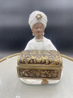Vintage Enesco Sitting Gypsy Swami Holding Treasure Chest Trinket Box 5.5”
