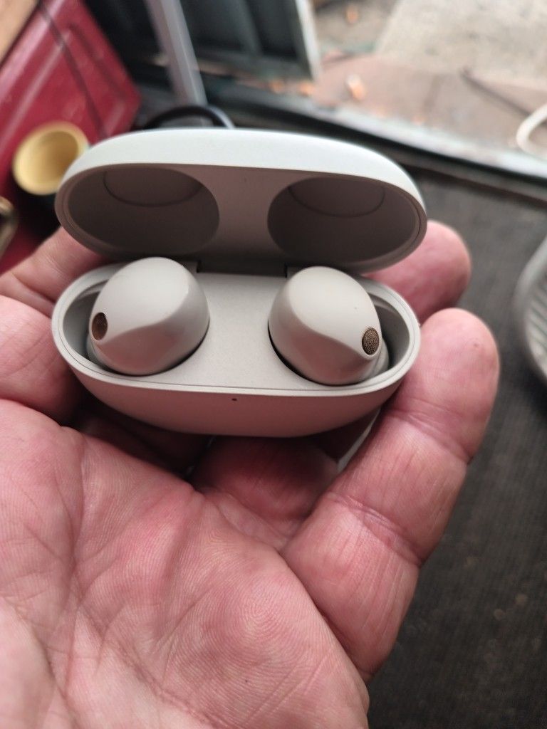 Sony Noise Cancellation Headphones WH-1000XM5