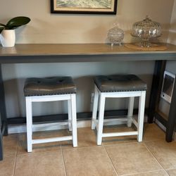 Breakfast Bar Table With Stools 