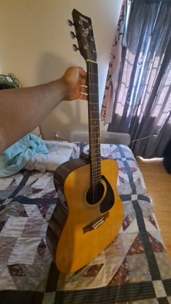 YAMAHA   F- 130