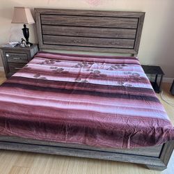 California King bed With Storage Boxes And Mattress