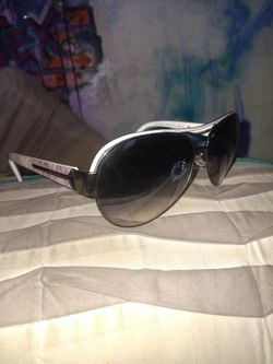 Aviator Sunglasses with Gradient Lenses