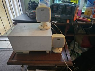 Altec Lansing ACS33 Multimedia Pc Speakers And Subwoofer