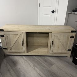 Tv Stand/Entertainment Center