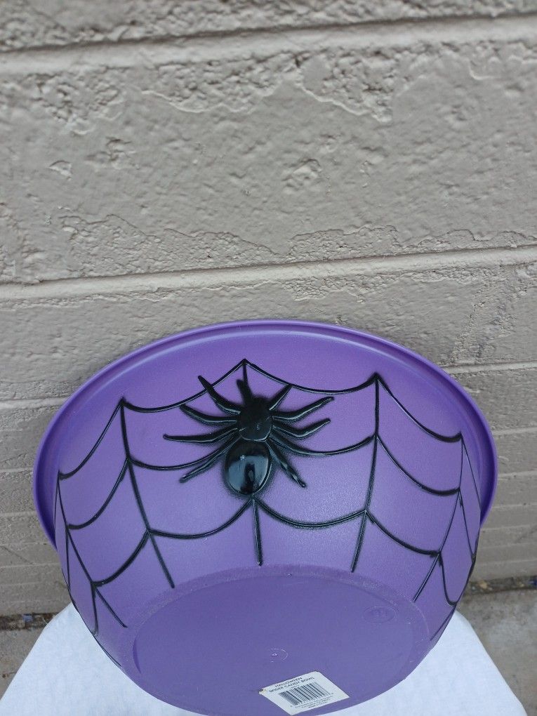 BRAND NEW LARGE HALLOWEEN SPIDER BOWL