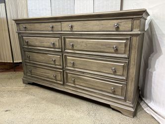 NEW! STEVE SILVER Highland Park Dresser in Driftwood