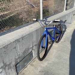 Mastro Blue Throne 29