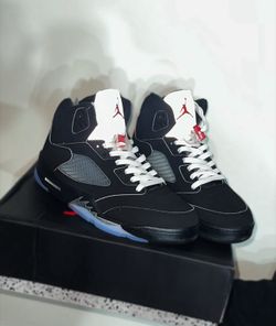Jordan 5’s Metallic
