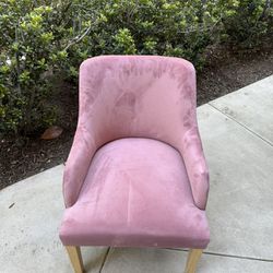 Pink chair 