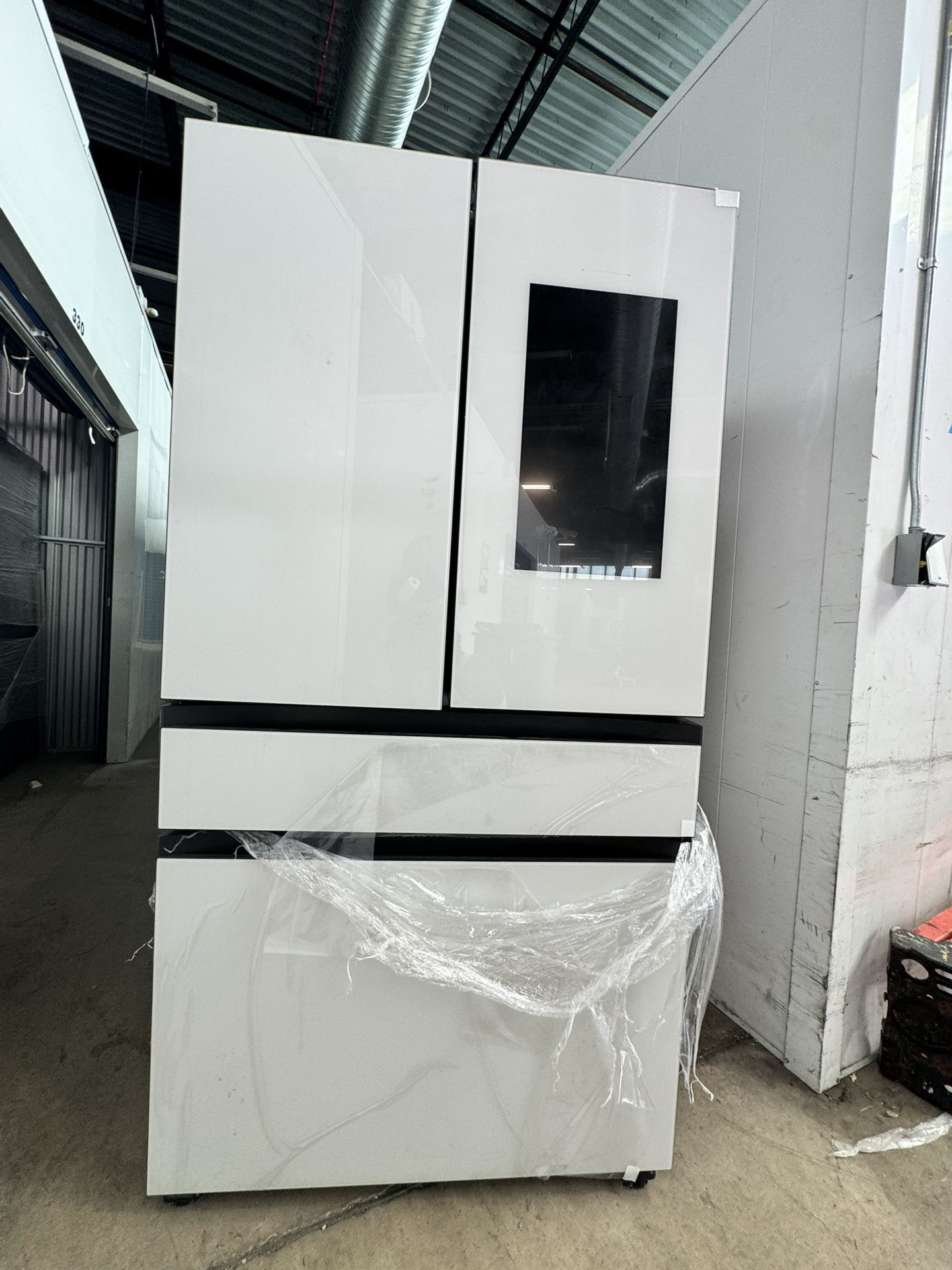 Samsung Bespoke 4-Door French Door Refrigerator – White Glass Panels ❄️✨