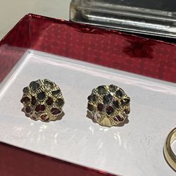 14k Gold nugget Pushback Earrings 