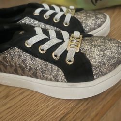 Michael Kors toddler Shoes - New Size 7