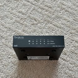 ARAKNIS AN-110-SW-C-5 5-Port Gigabit Unmanaged Network Switch w/ Power Supply