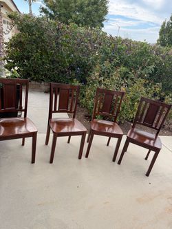 Set of 4 Wooden Dining Chairs – Great Condition – $250