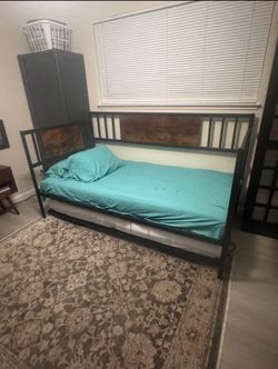 Twin daybed to king size