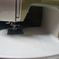 Singer  Sewing Machine 