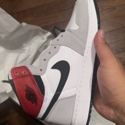 Jordan 1 Smoke Grey 