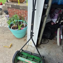 Scott's Elite 16 inch push mower