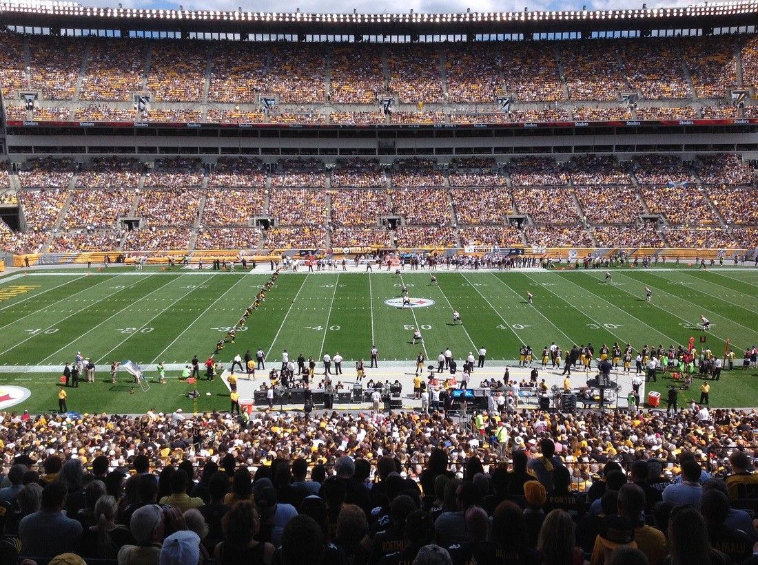 Steelers vs Chiefs 12/25 - (4) Club Tickets In Sec 234