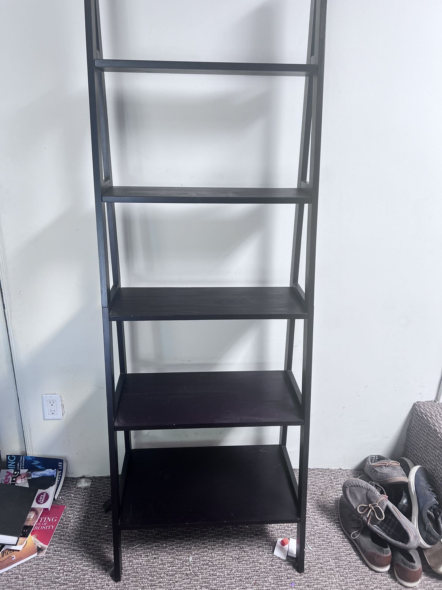 Black Slanted Shelves (3)